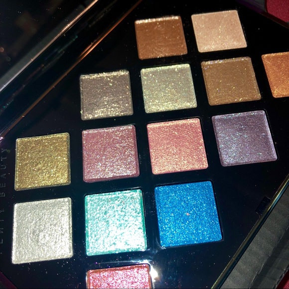 Fenty Beauty Galaxy Palette - Picture 4 of 6
